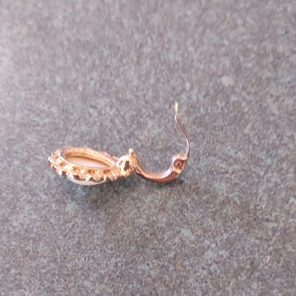 Vintage ROMAN signed Gold Tone Faux Pearl Teardrop Pendant - Picture 5 of 6